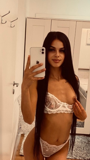 Uma 28 xoxo girls Uma 2 -t Xoxo Girls Geneva