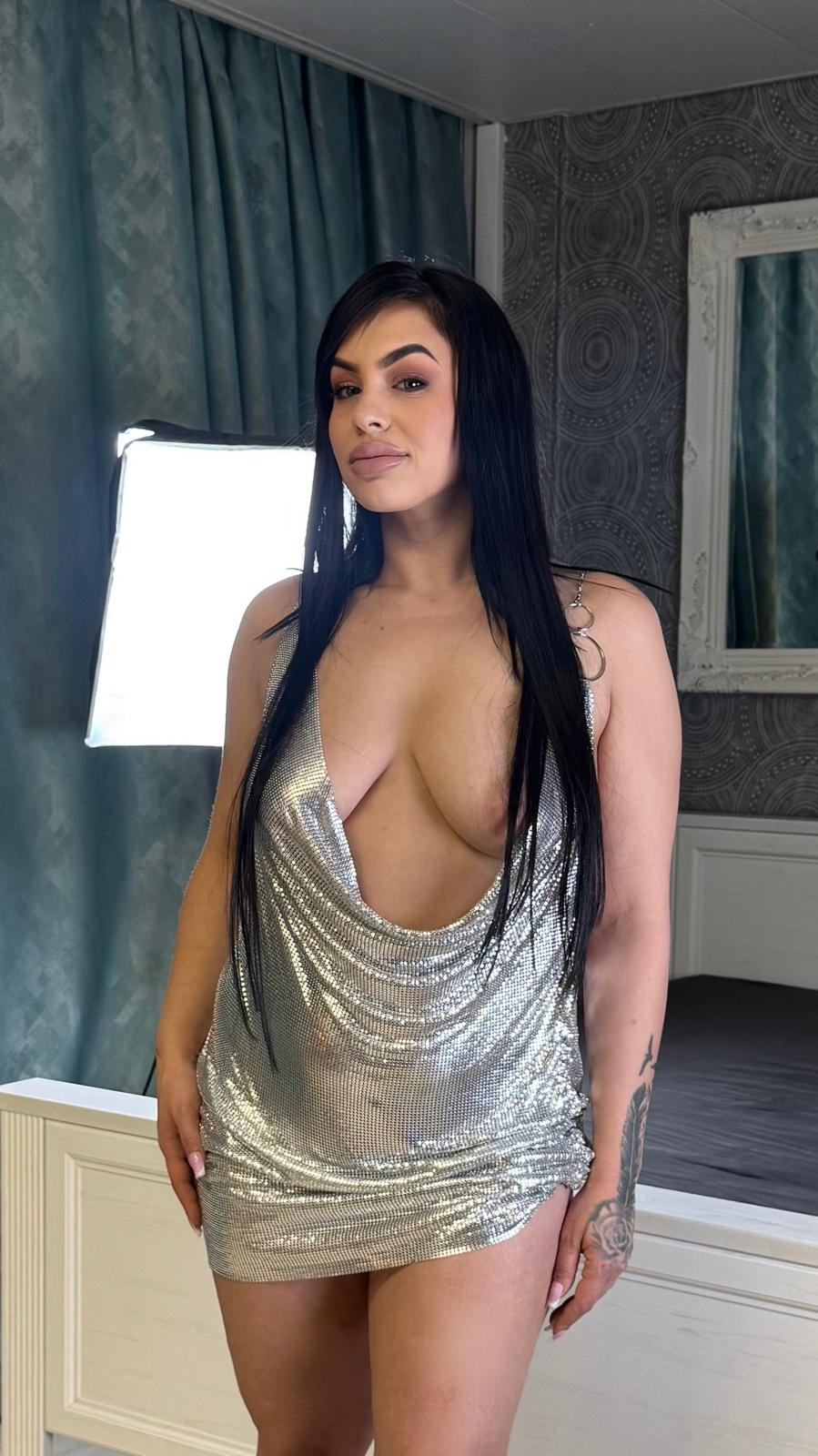 MONA FOX 5 MONA FOX – Image 5